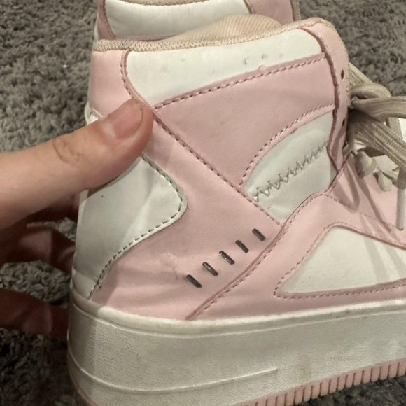 Princess Polly Ryle Sneaker Size 7 - Picture 3 of 4